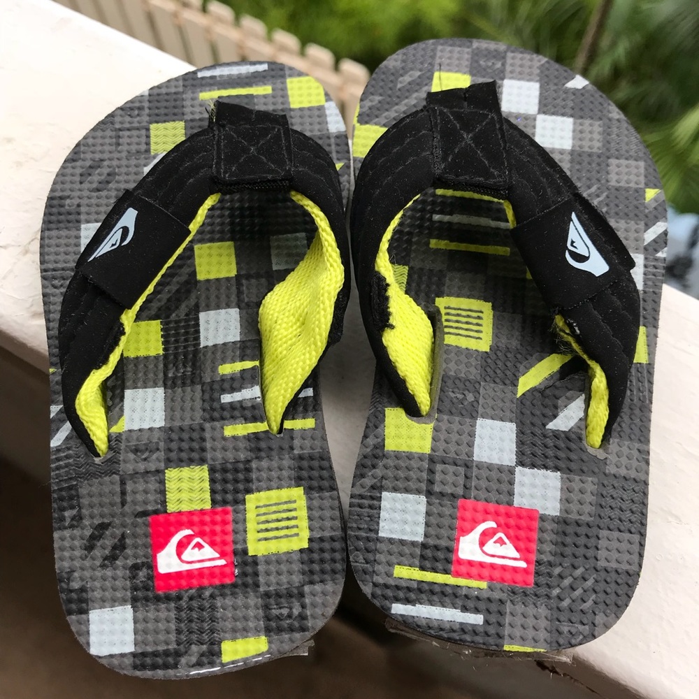 Quicksilver flip flops